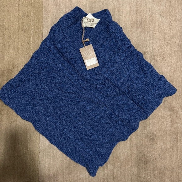 Aran Sweater Market Kids Cable Knit Poncho NEW - Picture 1 of 3